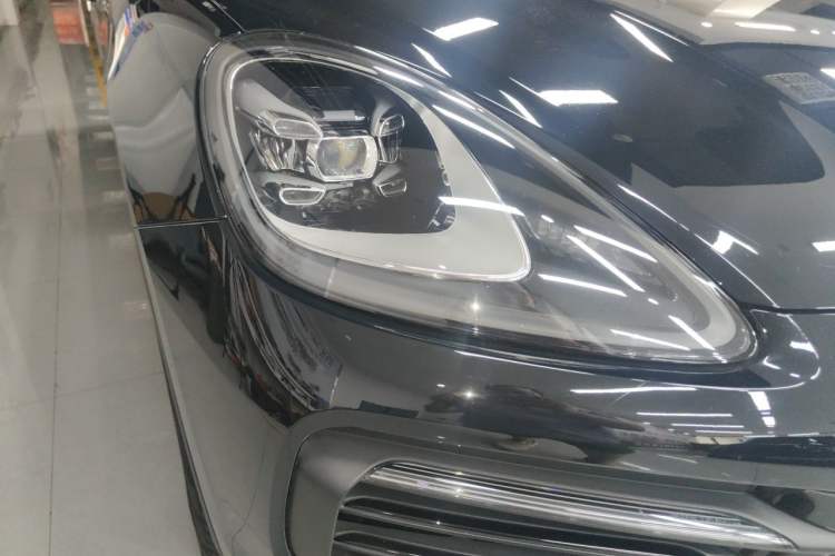 Used Porsche Cayenne 2019 Cayenne Coupé 3.0T Right Front Headlight