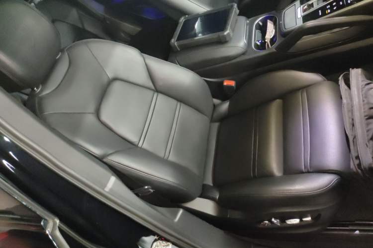 Used Porsche Cayenne 2019 Cayenne 3.0T Right Front Seat