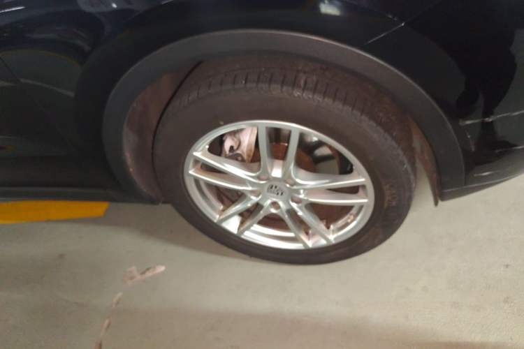 Used Porsche Cayenne 2019 Cayenne 3.0T Right Front Wheel Hub