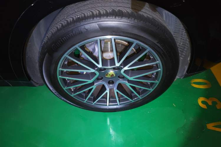 Used Porsche Cayenne 2019 Cayenne 3.0T Right Front Wheel Hub