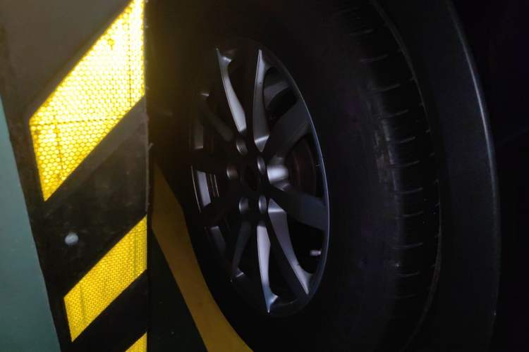 Used Porsche Cayenne 2019 Cayenne 3.0T Right Front Wheel Hub