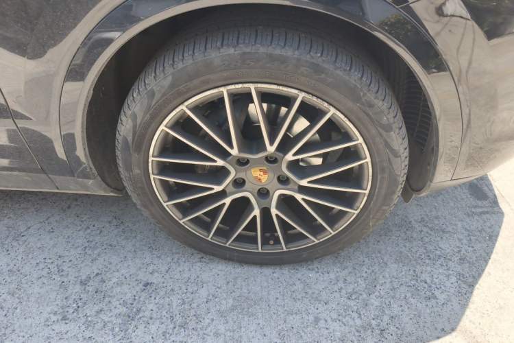 Used Porsche Cayenne 2019 Cayenne 3.0T Right Front Wheel Hub