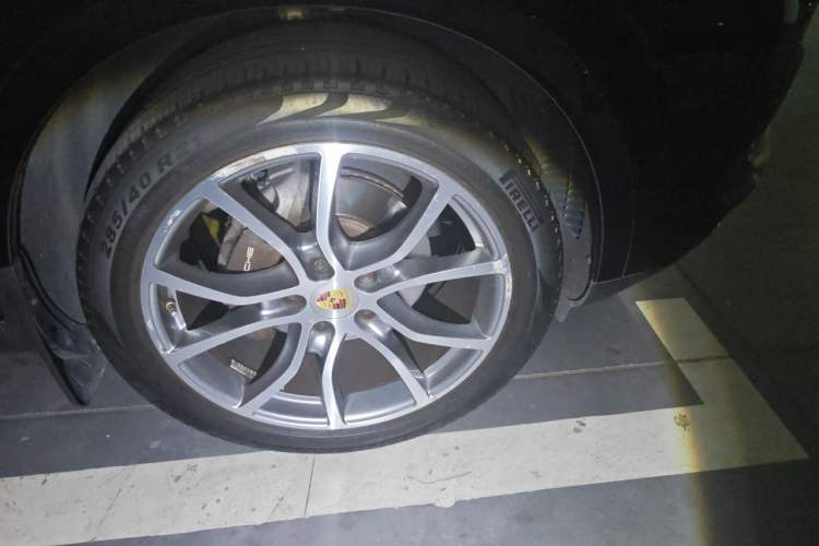 Used Porsche Cayenne 2019 Cayenne 3.0T Right Front Wheel Hub