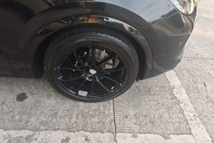 Used Porsche Cayenne 2019 Cayenne 3.0T Right Front Wheel Hub