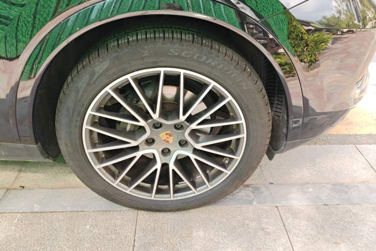 Used Porsche Cayenne 2019 Cayenne 3.0T Right Front Wheel Hub