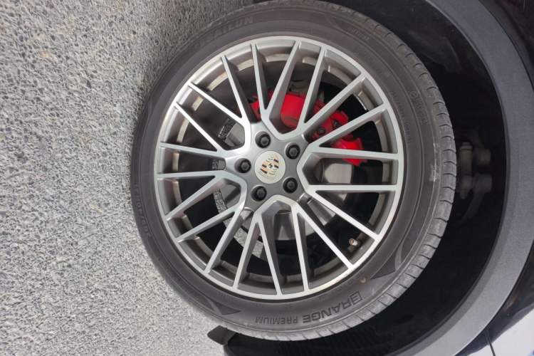 Used Porsche Cayenne 2019 Cayenne 3.0T Right Front Wheel Hub