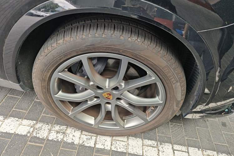 Used Porsche Cayenne 2019 Cayenne 3.0T Right Front Wheel Hub