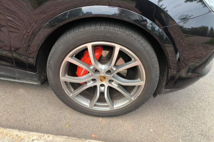 Used Porsche Cayenne 2019 Cayenne 3.0T Right Front Wheel Hub