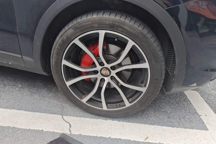 Used Porsche Cayenne 2019 Cayenne 3.0T Right Front Wheel Hub