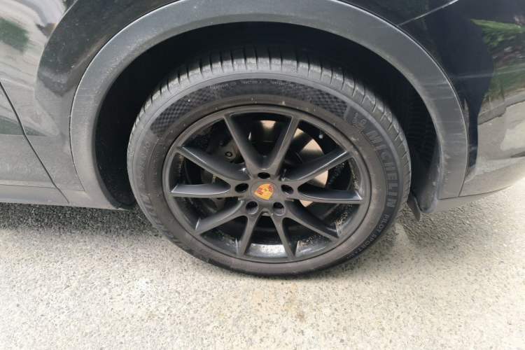 Used Porsche Cayenne 2019 Cayenne Coupé 3.0T Right Front Wheel Hub