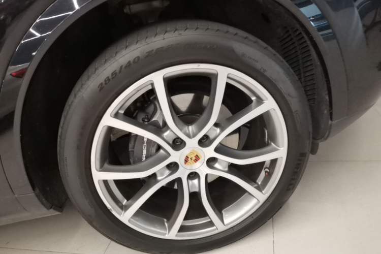 Used Porsche Cayenne 2019 Cayenne 3.0T Right Front Wheel Hub