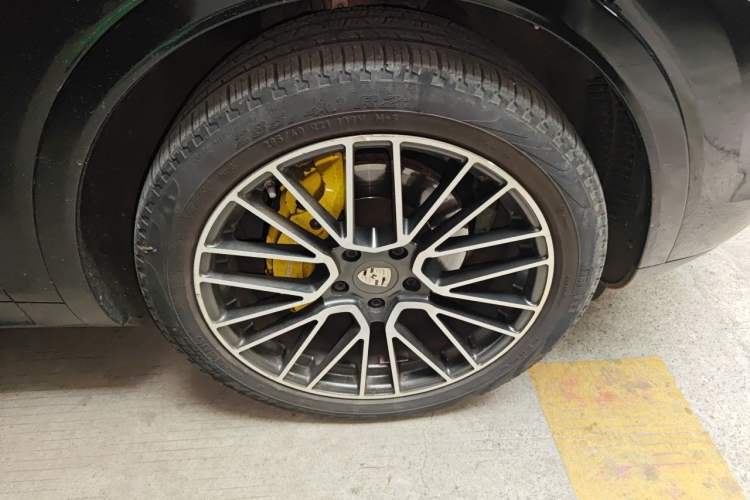 Used Porsche Cayenne 2019 Cayenne 3.0T Right Front Wheel Hub