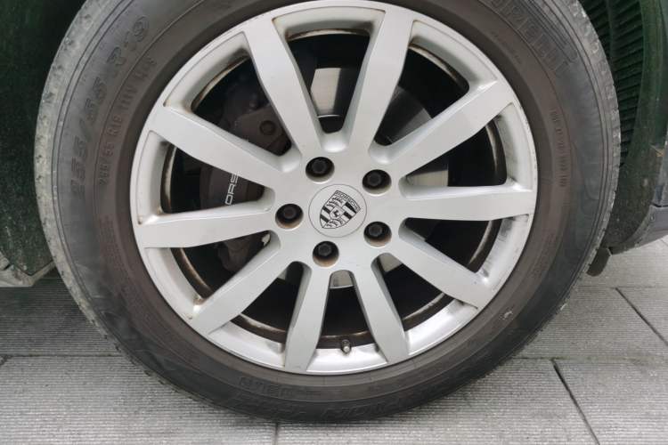 Used Porsche Cayenne 2019 Cayenne 3.0T Right Front Wheel Hub
