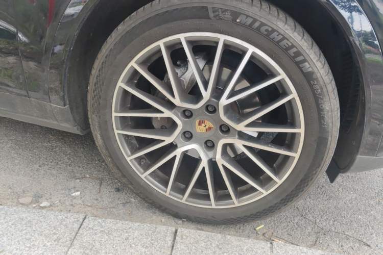 Used Porsche Cayenne 2019 Cayenne 3.0T Right Front Wheel Hub