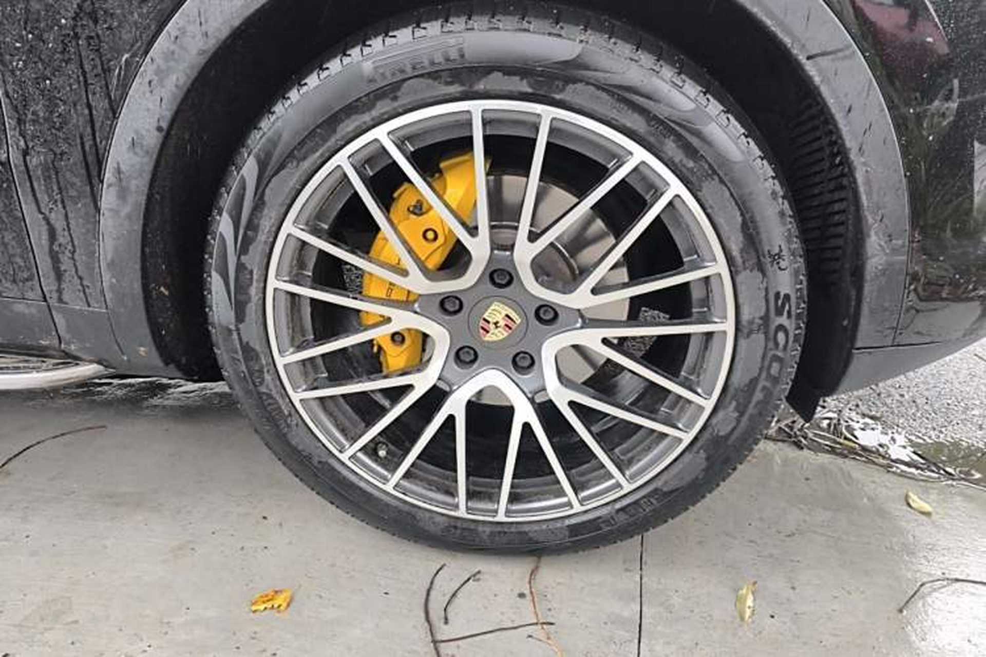 Used Porsche Cayenne 2019 Cayenne 3.0T Right Front Wheel Hub