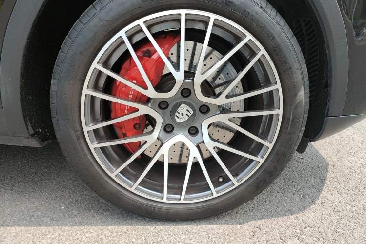 Used Porsche Cayenne 2019 Cayenne 3.0T Right Front Wheel Hub