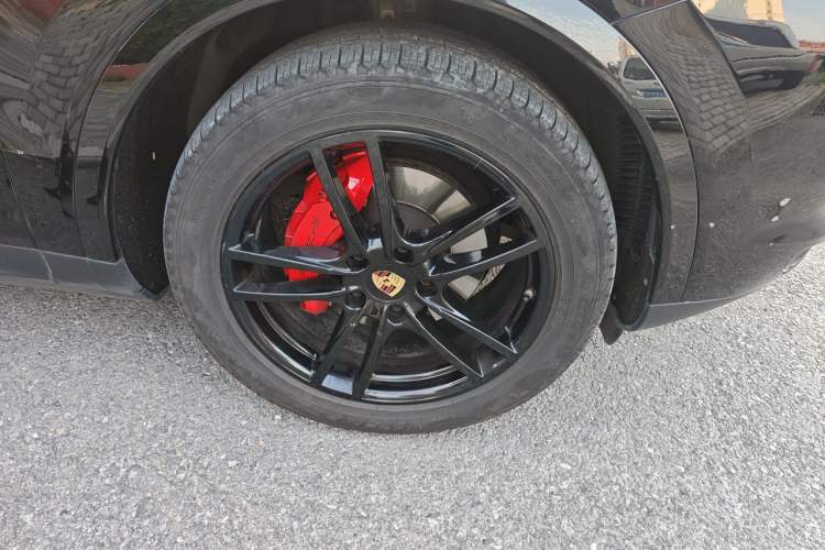 Used Porsche Cayenne 2019 Cayenne 3.0T Right Front Wheel Hub