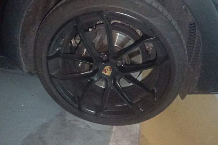 Used Porsche Cayenne 2019 Cayenne Coupé 3.0T Right Front Wheel Hub