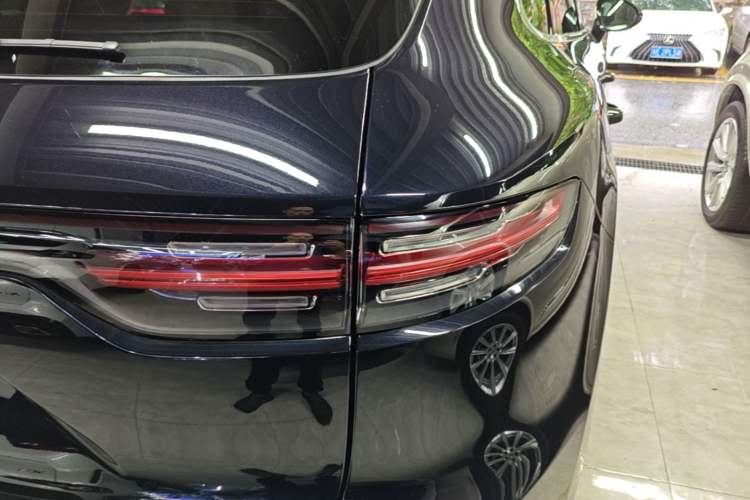 Used Porsche Cayenne 2019 Cayenne 3.0T Right Rear Taillight
