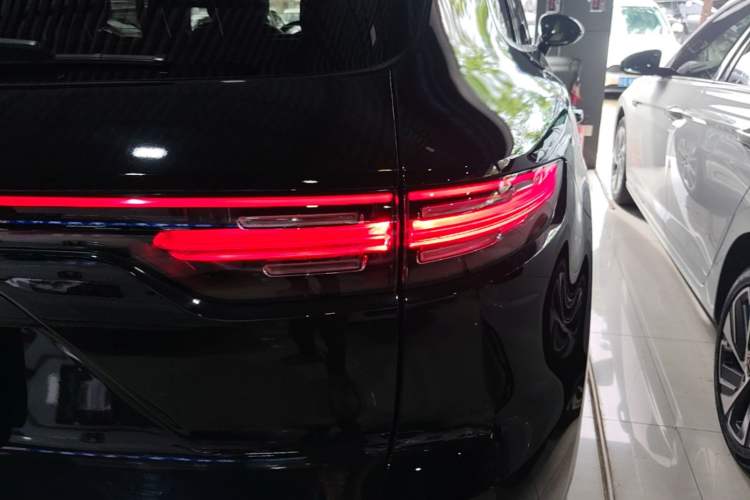 Used Porsche Cayenne 2019 Cayenne 3.0T Right Rear Taillight