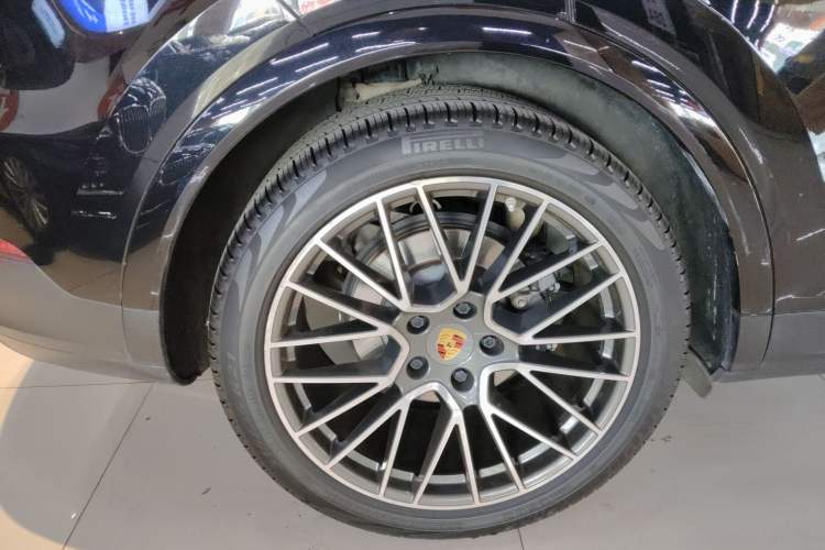 Used Porsche Cayenne 2019 Cayenne 3.0T Right Rear Wheel Hub