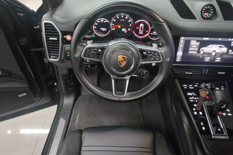 Used Porsche Cayenne 2019 Cayenne Coupé 3.0T Steering Wheel