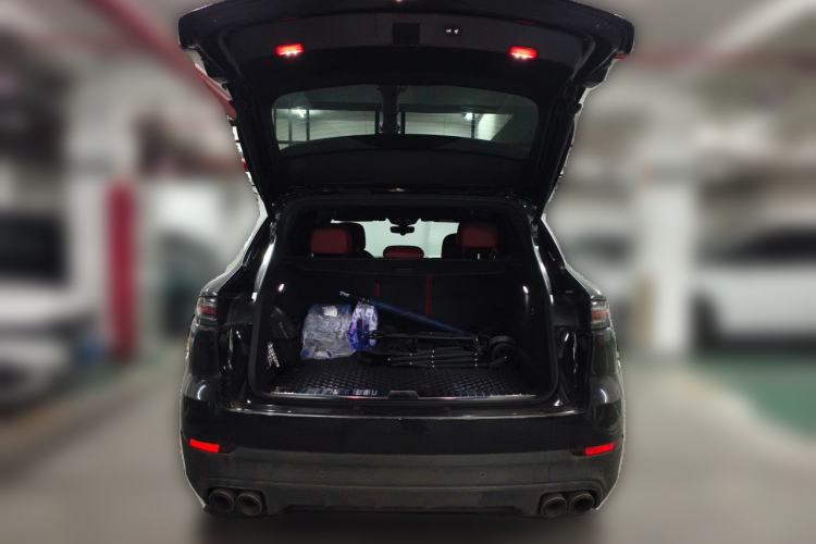 Used Porsche Cayenne 2019 Cayenne 3.0T Trunk