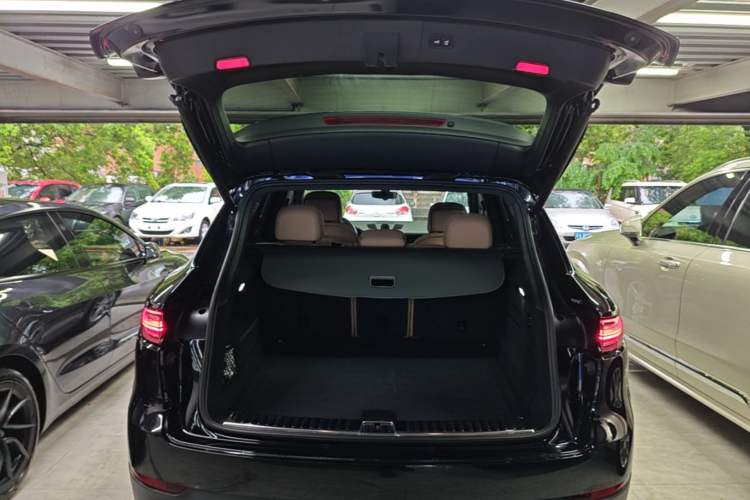 Used Porsche Cayenne 2019 Cayenne 3.0T Trunk