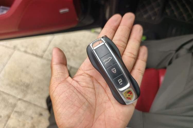 Used Porsche Cayenne 2019 Cayenne Coupé 3.0T Vehicle Key