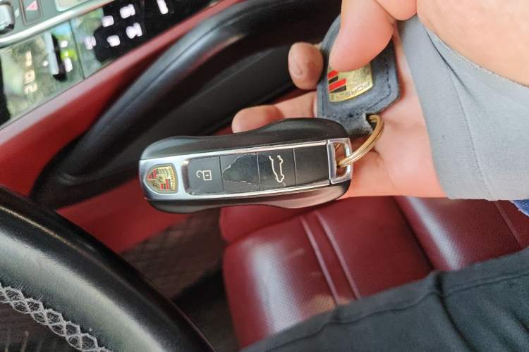 Used Porsche Cayenne  Vehicle Key