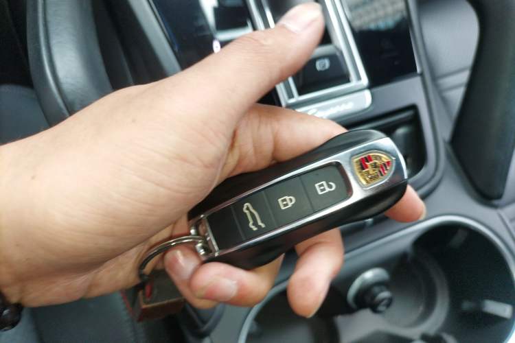 Used Porsche Cayenne 2019 Cayenne Coupé 3.0T Vehicle Key