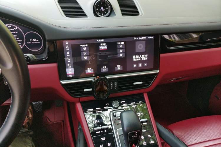 Used Porsche Cayenne 2019 Cayenne 3.0T Audio And AC Panel