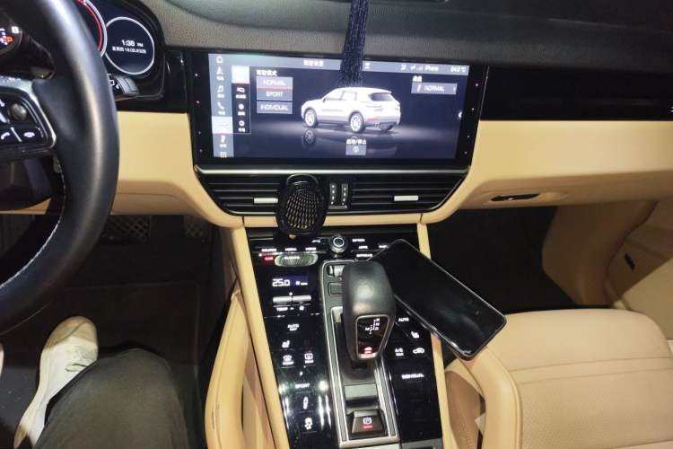 Used Porsche Cayenne 2019 Cayenne 3.0T Audio And AC Panel