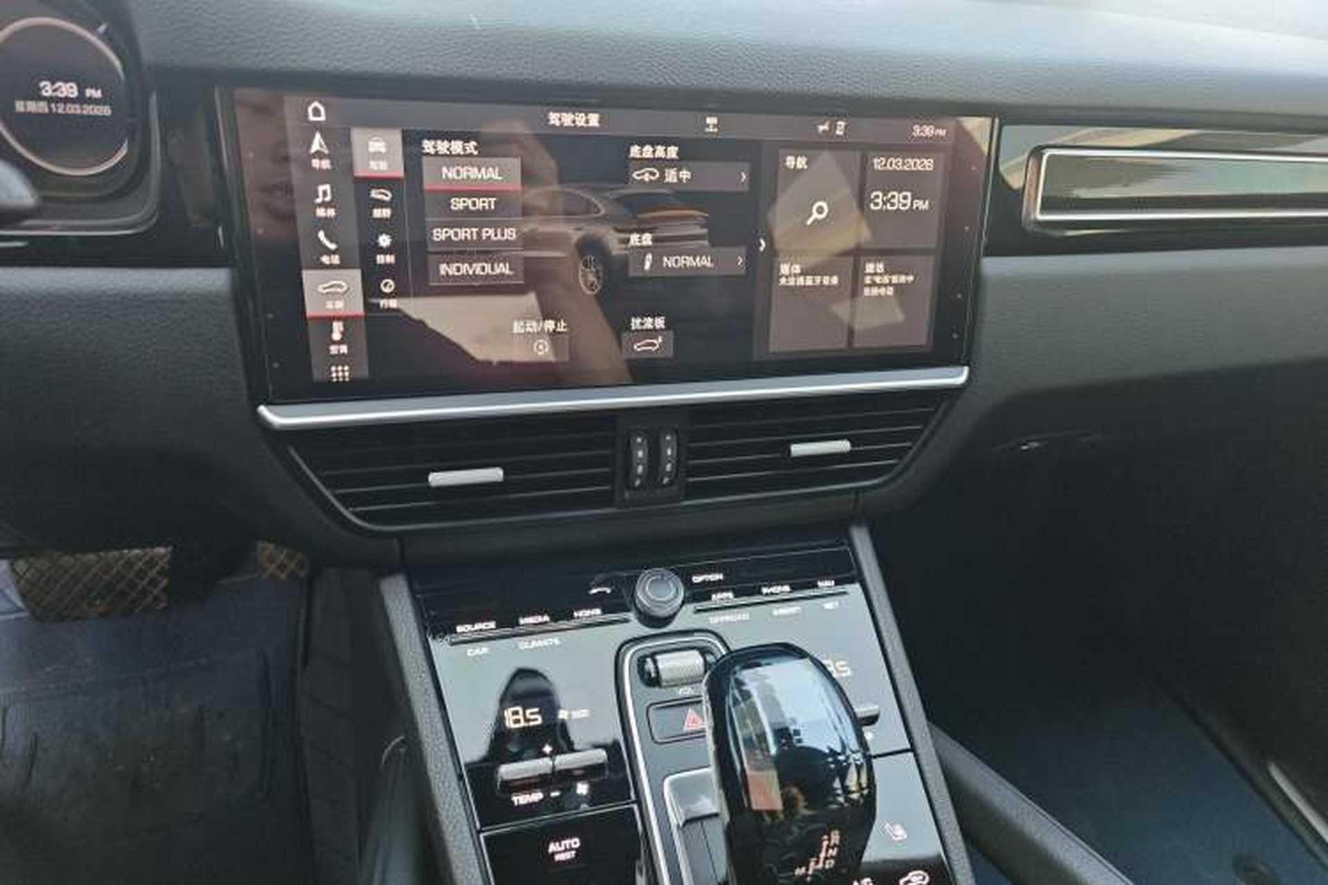 Used Porsche Cayenne 2019 Cayenne Coupé 3.0T Audio And AC Panel