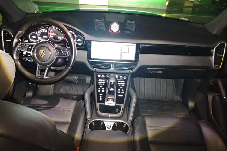 Used Porsche Cayenne 2019 Cayenne 3.0T Center Console