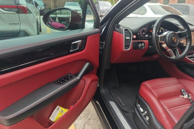 Used Porsche Cayenne 2019 Cayenne Coupé 3.0T Driver Seat