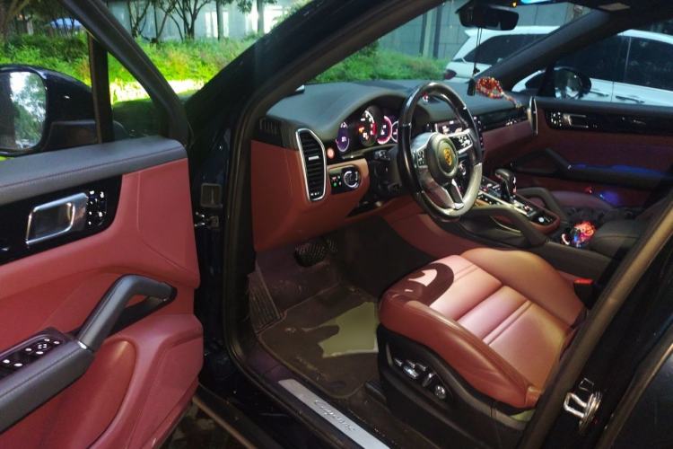 Used Porsche Cayenne 2019 Cayenne Coupé 3.0T Driver Seat