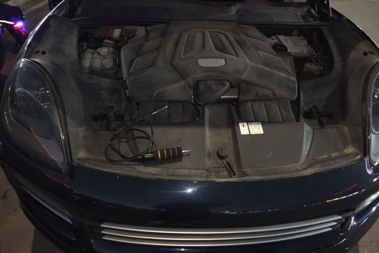 Used Porsche Cayenne 2019 Cayenne 3.0T Engine Bay