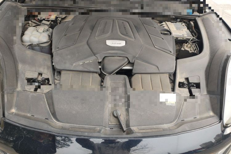 Used Porsche Cayenne 2019 Cayenne 3.0T Engine Bay