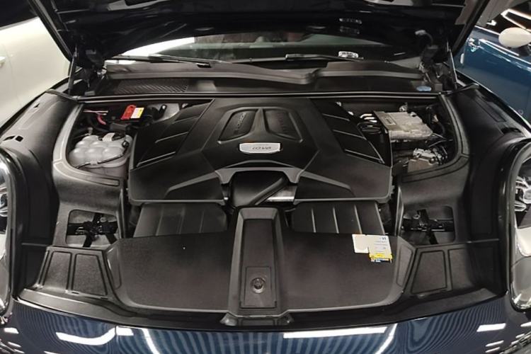 Used Porsche Cayenne 2019 Cayenne 3.0T Engine Bay