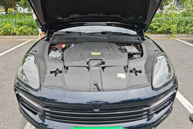 Used Porsche Cayenne 2019 Cayenne 3.0T Engine Bay