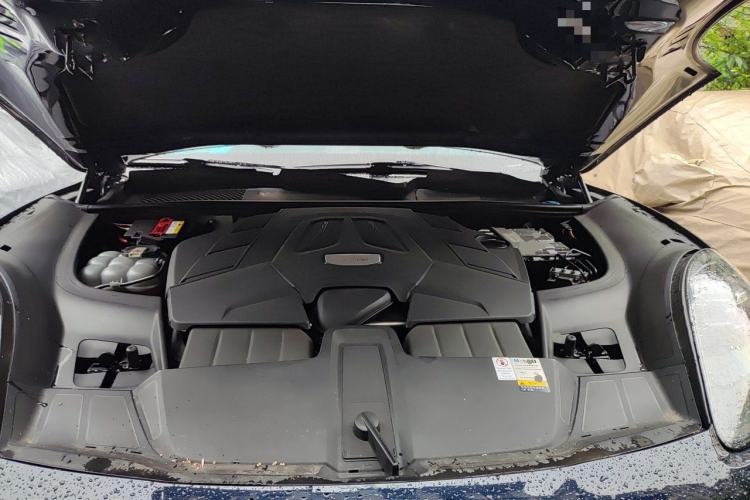 Used Porsche Cayenne 2019 Cayenne 3.0T Engine Bay