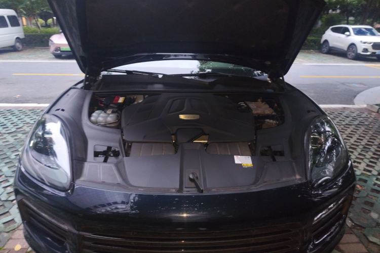 Used Porsche Cayenne 2019 Cayenne Coupé 3.0T Engine Bay