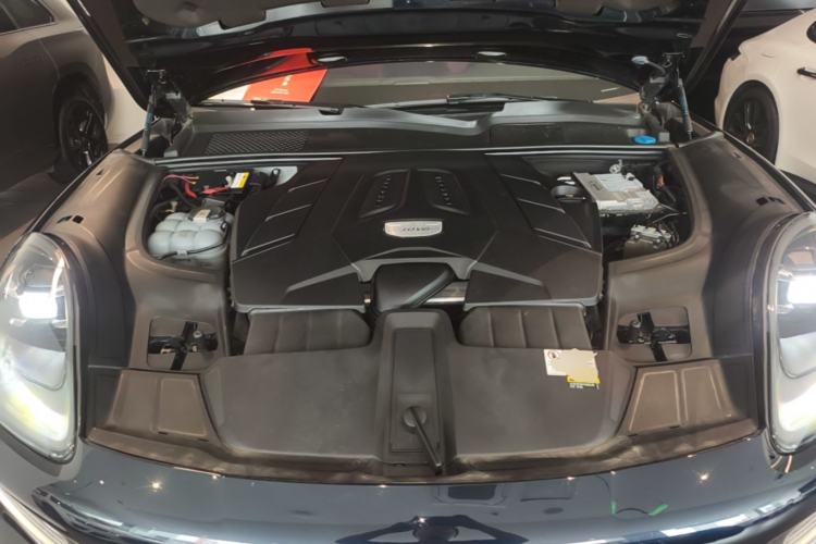 Used Porsche Cayenne 2019 Cayenne 3.0T Engine Bay