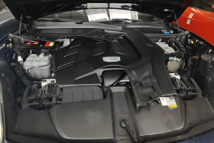 Used Porsche Cayenne 2019 Cayenne 3.0T Engine Bay