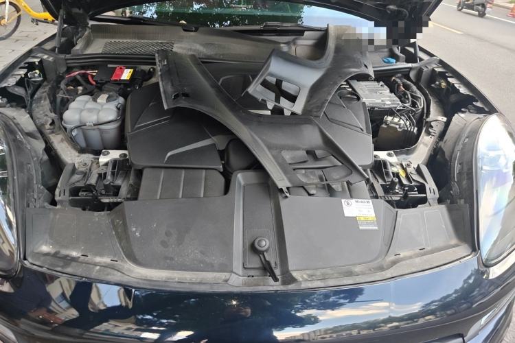 Used Porsche Cayenne 2019 Cayenne 3.0T Engine Bay