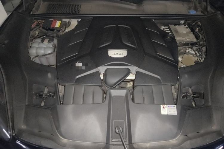 Used Porsche Cayenne 2019 Cayenne 3.0T Engine Bay