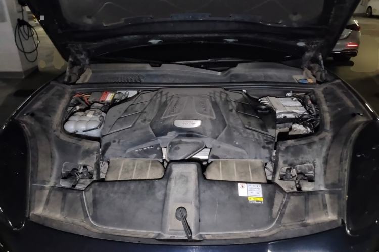 Used Porsche Cayenne 2019 Cayenne 3.0T Engine Bay