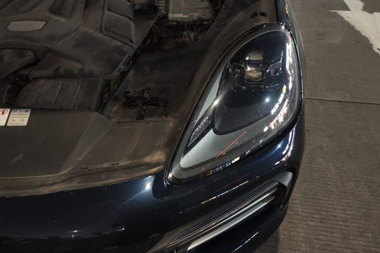 Used Porsche Cayenne 2019 Cayenne 3.0T Engine Bay Left