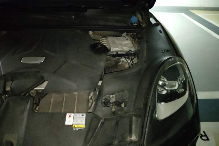 Used Porsche Cayenne 2019 Cayenne 3.0T Engine Bay Left